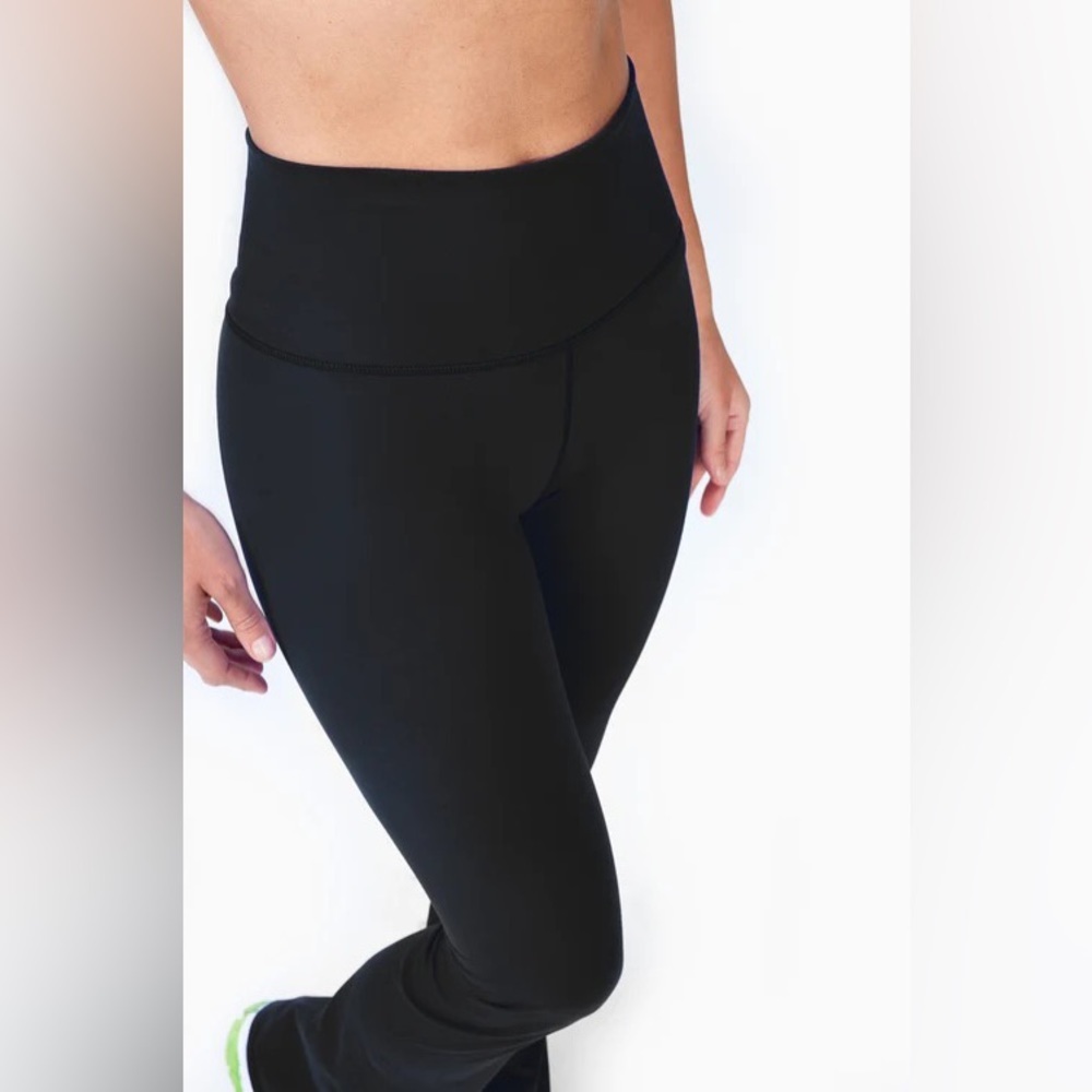 NWOT Terez TLC Flare Leggings in Jet Black - Picture 3 of 13